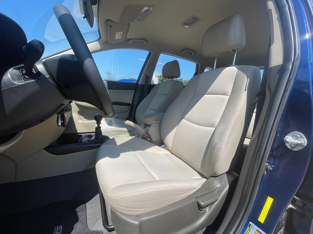 2011 Hyundai Elantra Image 13