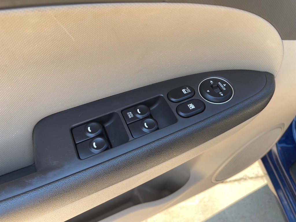 2011 Hyundai Elantra Image 14