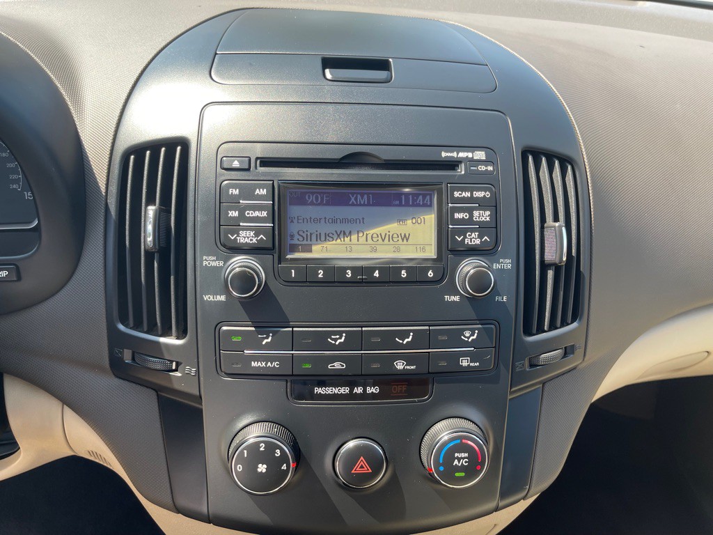 2011 Hyundai Elantra Image 18