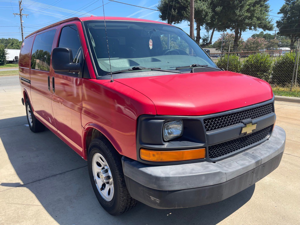 2014 Chevrolet Express Image 1