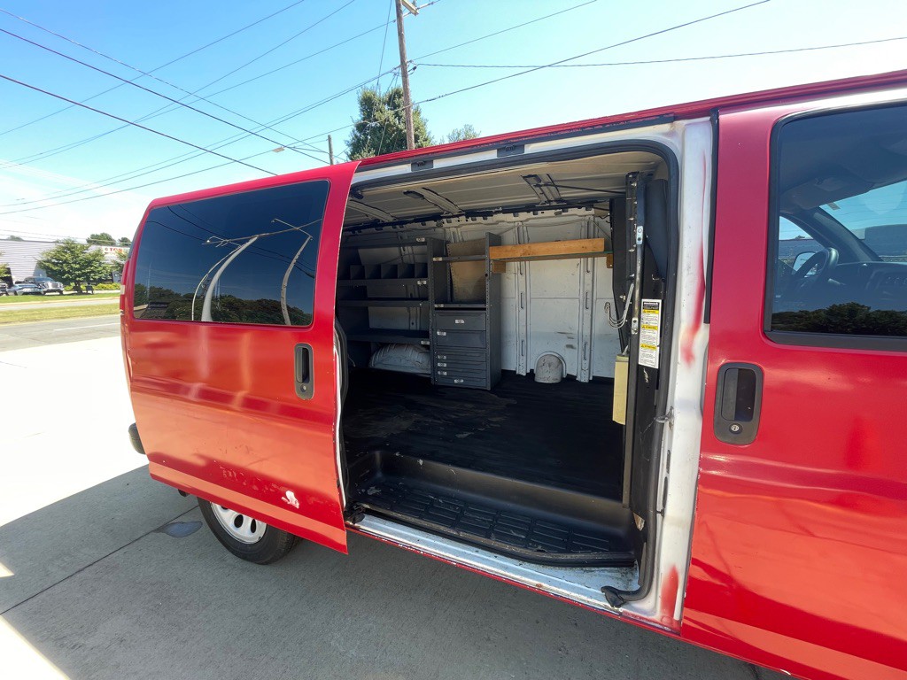 2014 Chevrolet Express Image 9