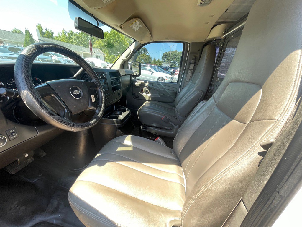 2014 Chevrolet Express Image 13