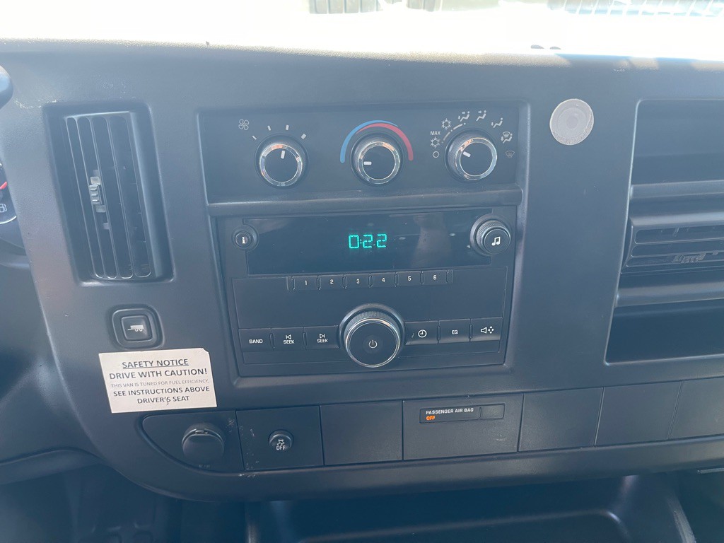 2014 Chevrolet Express Image 18