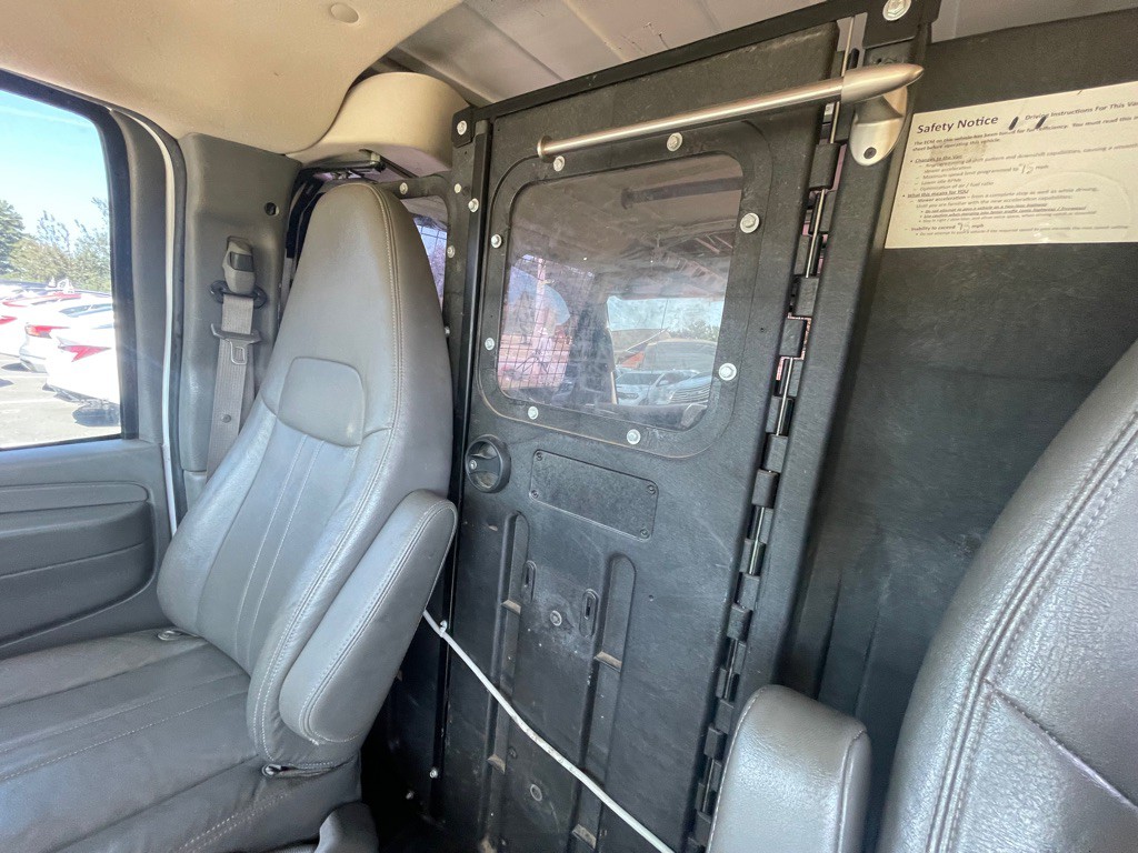 2014 Chevrolet Express Image 19