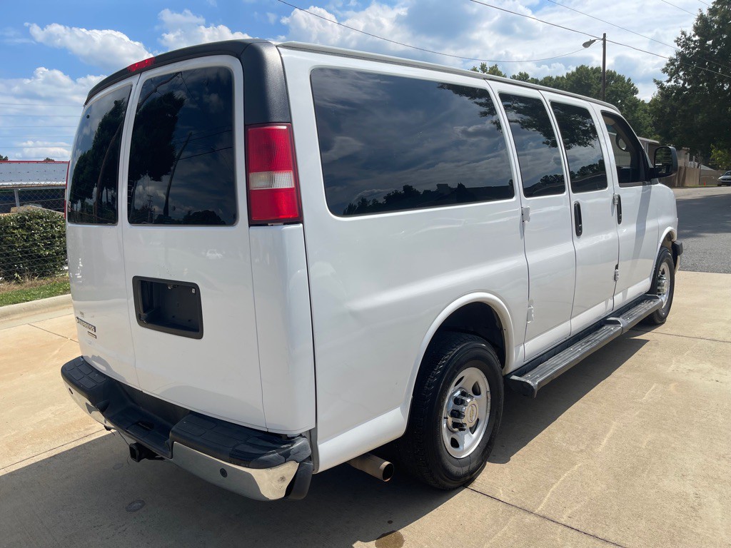 2015 Chevrolet Express Image 6