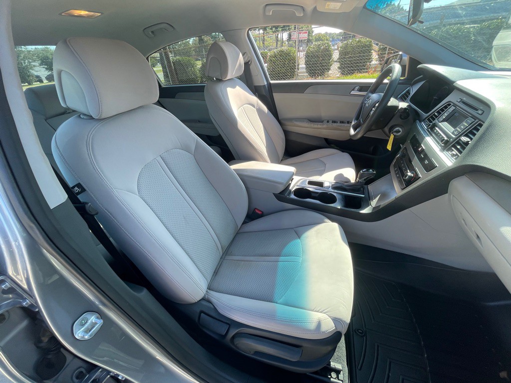 2015 Hyundai Sonata Image 17