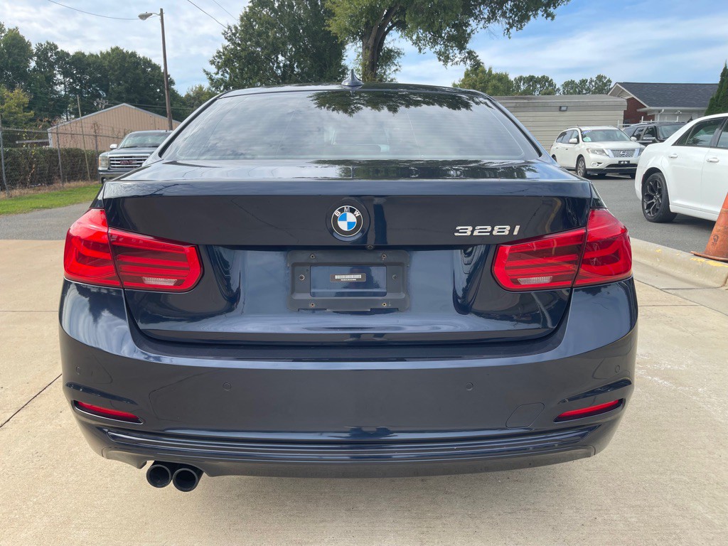 2016 BMW 3 Series Image 5
