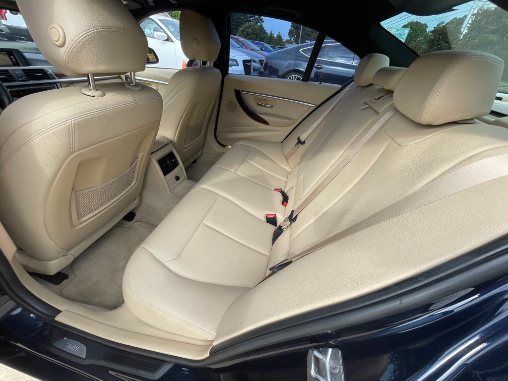 2016 BMW 3 Series Image 9