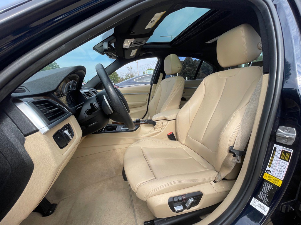 2016 BMW 3 Series Image 12