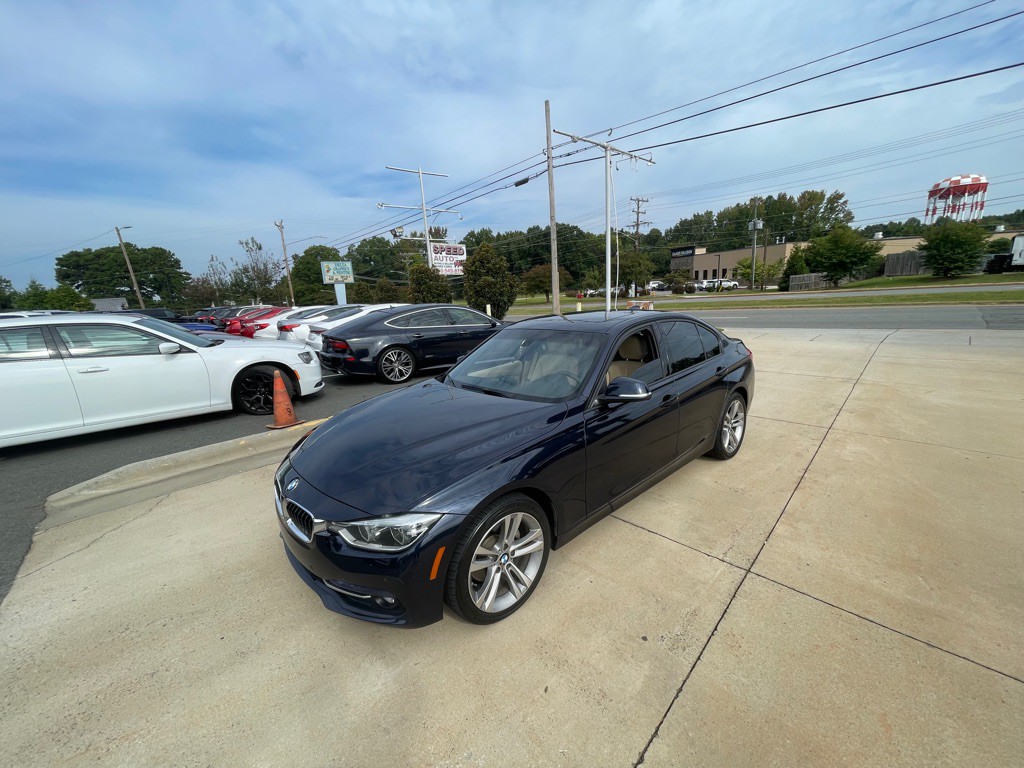 2016 BMW 3 Series Image 23