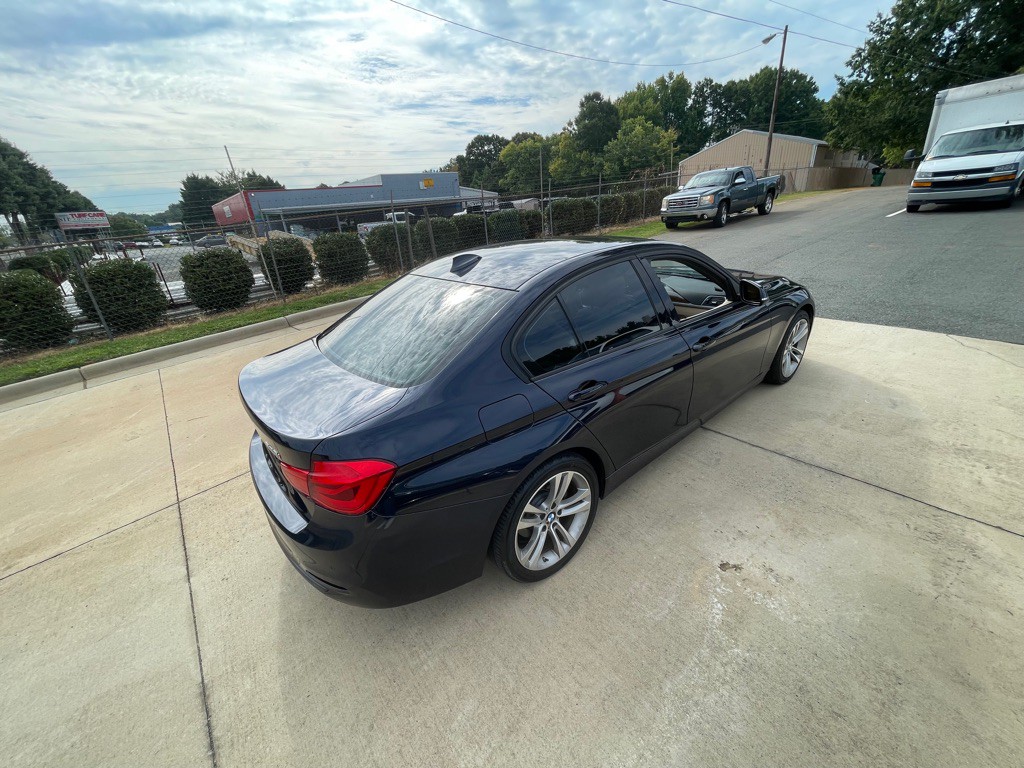 2016 BMW 3 Series Image 24