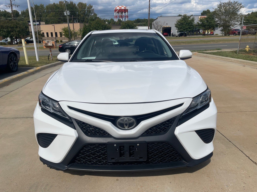 2018 Toyota Camry Image 2