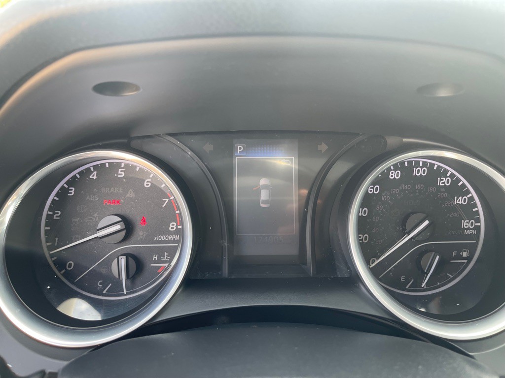 2018 Toyota Camry Image 16