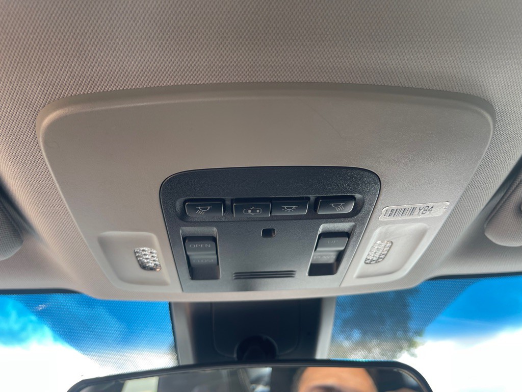 2018 Toyota Camry Image 20