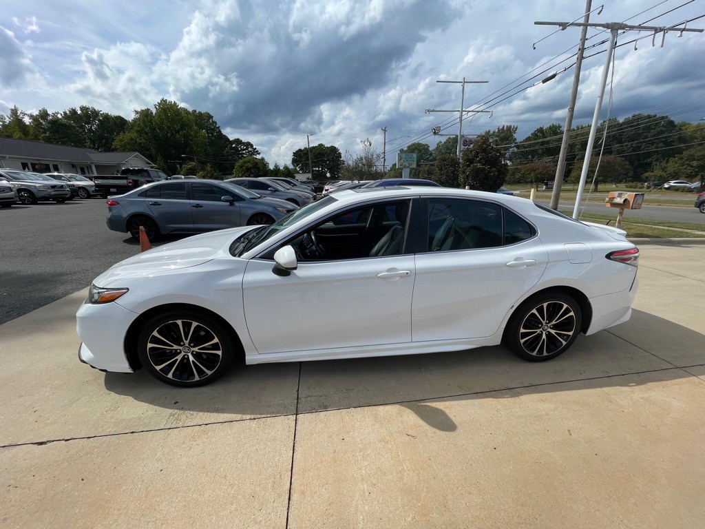 2018 Toyota Camry Image 23