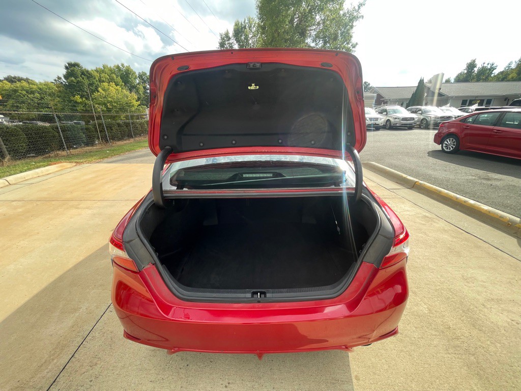 2019 Toyota Camry Image 7