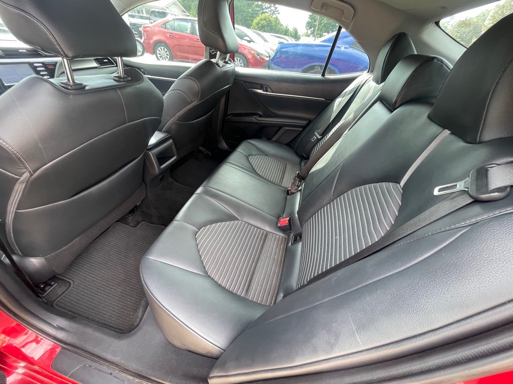2019 Toyota Camry Image 8