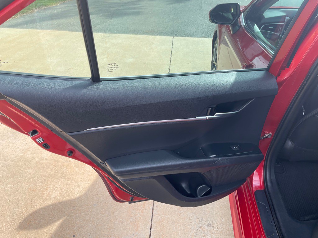 2019 Toyota Camry Image 9