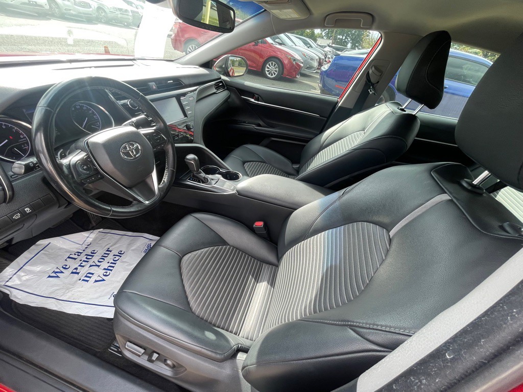 2019 Toyota Camry Image 10