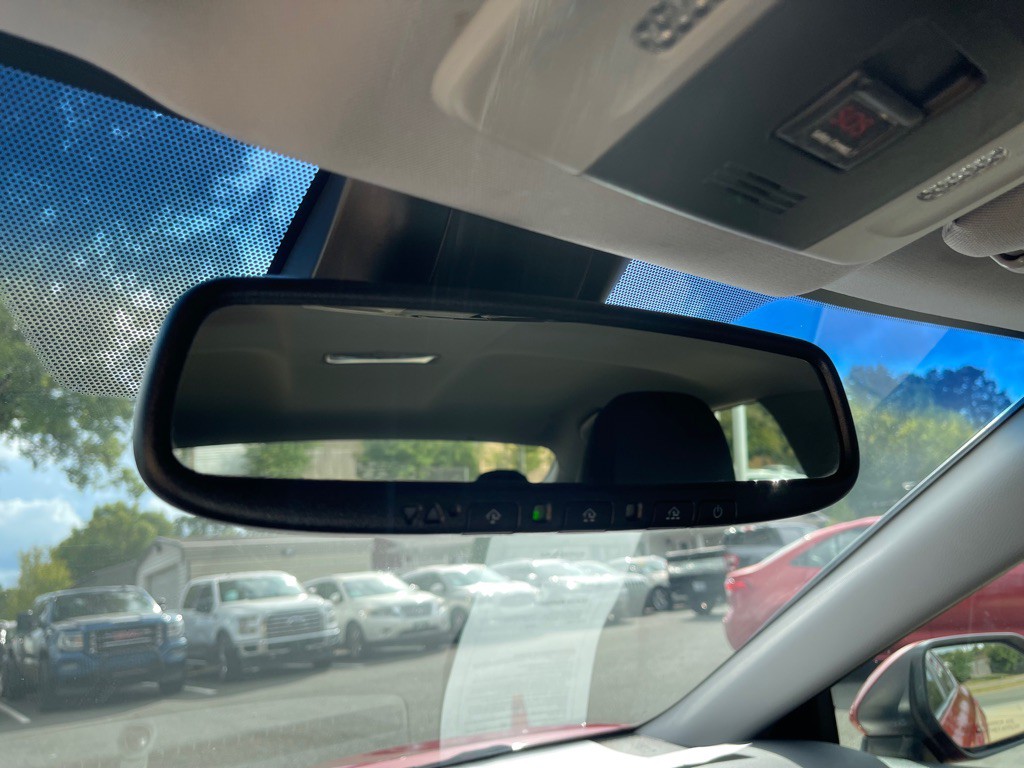 2019 Toyota Camry Image 19