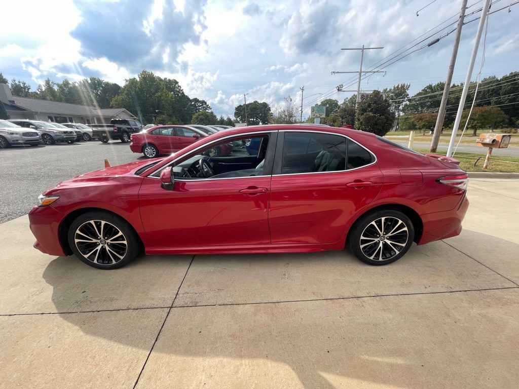 2019 Toyota Camry Image 20