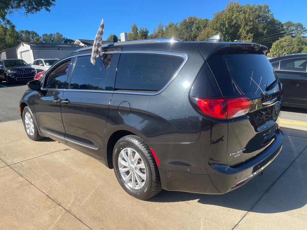 2019 Chrysler Pacifica Image 4