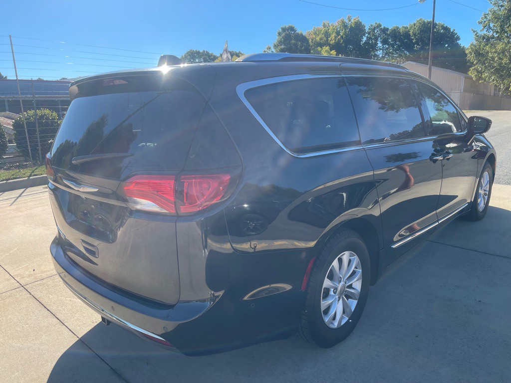 2019 Chrysler Pacifica Image 6