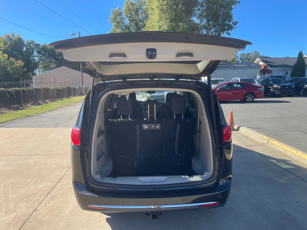 2019 Chrysler Pacifica Image 7