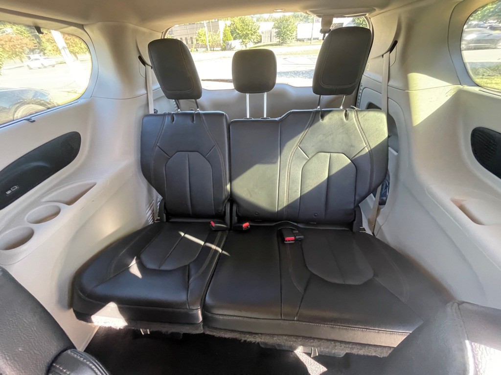 2019 Chrysler Pacifica Image 11