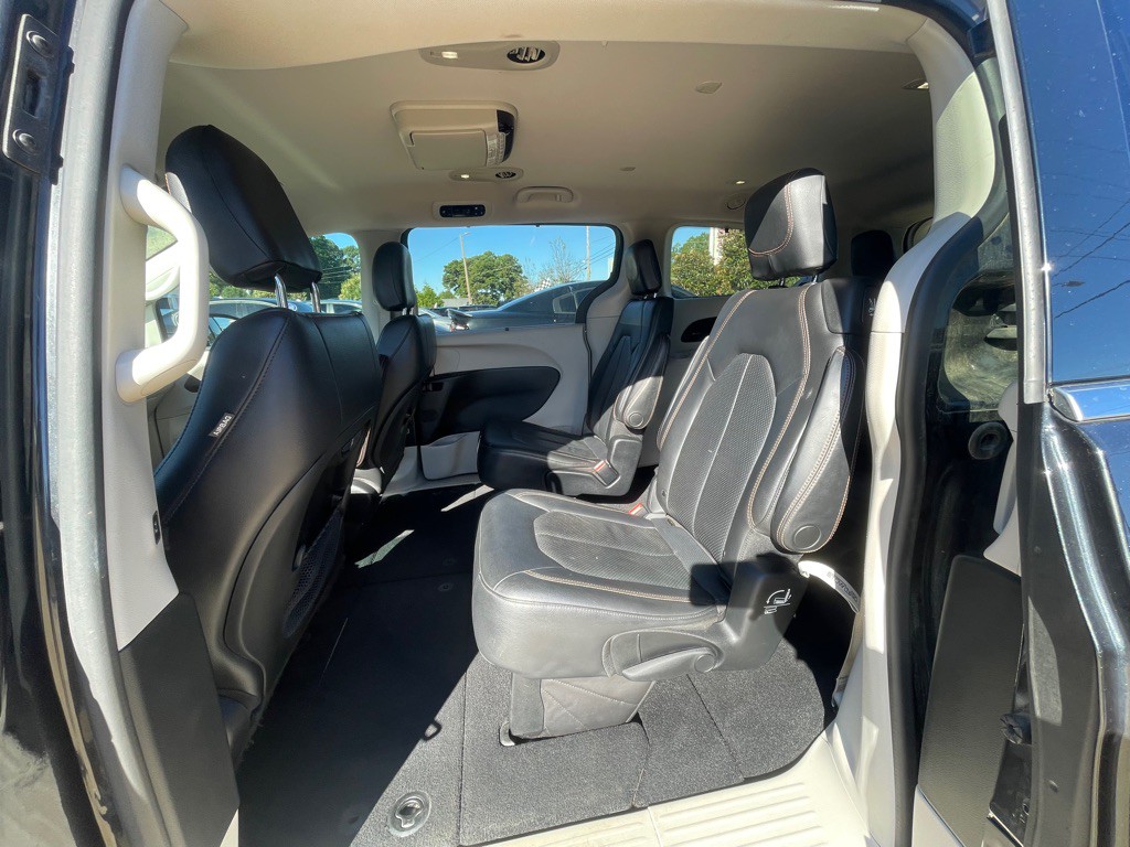 2019 Chrysler Pacifica Image 12