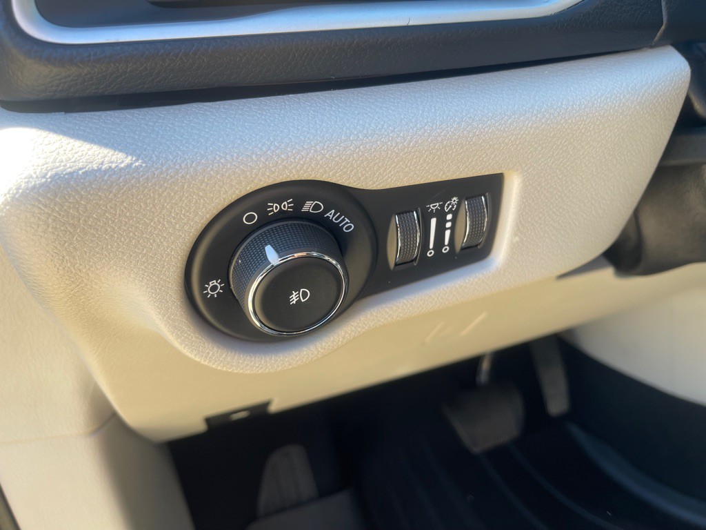 2019 Chrysler Pacifica Image 18