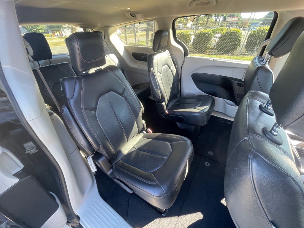 2019 Chrysler Pacifica Image 26