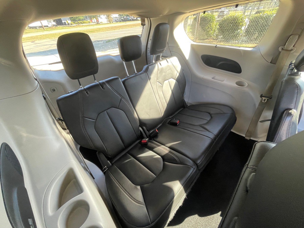 2019 Chrysler Pacifica Image 28