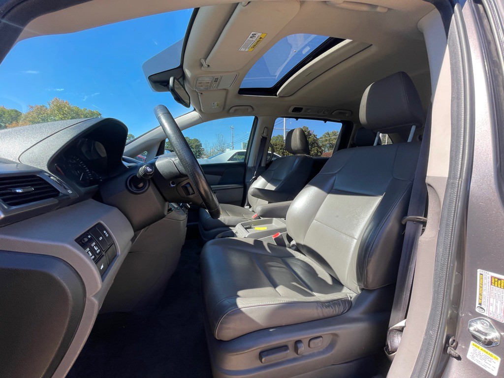 2015 Honda Odyssey Image 14