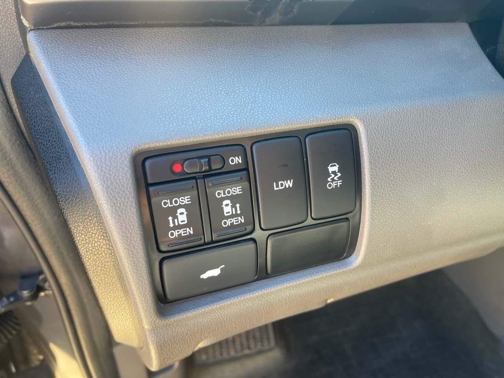 2015 Honda Odyssey Image 17
