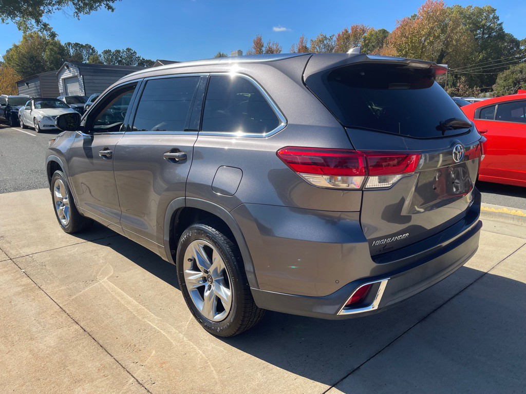 2018 Toyota Highlander Image 4