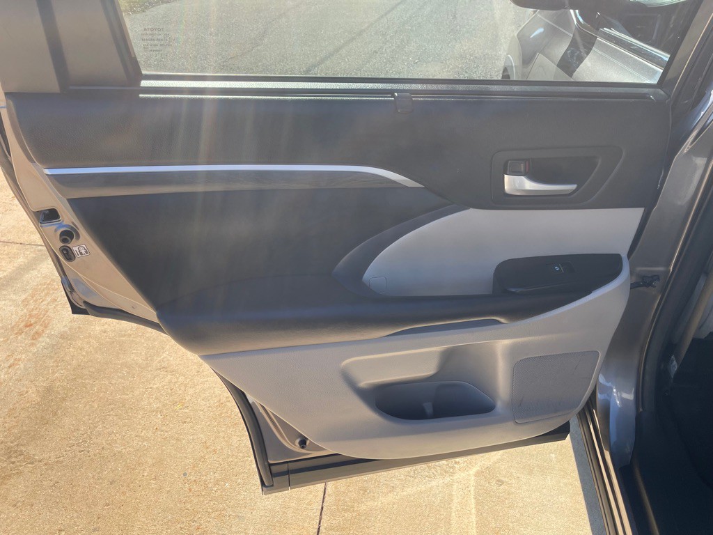 2018 Toyota Highlander Image 11