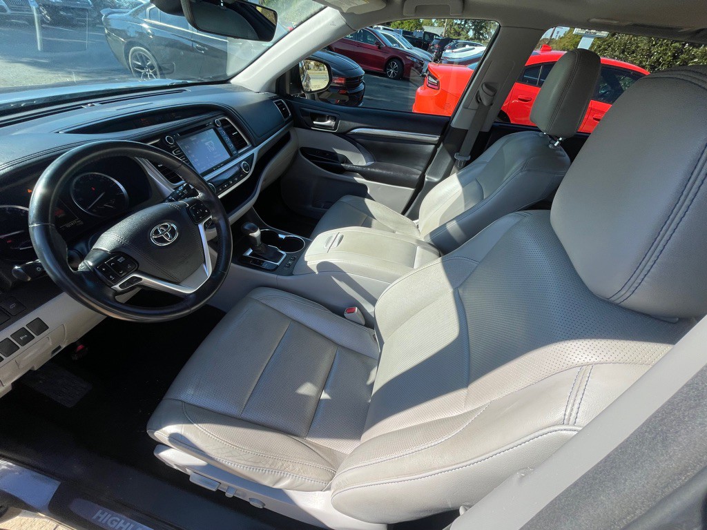 2018 Toyota Highlander Image 12
