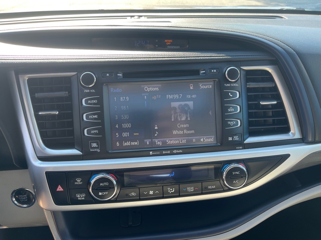 2018 Toyota Highlander Image 19