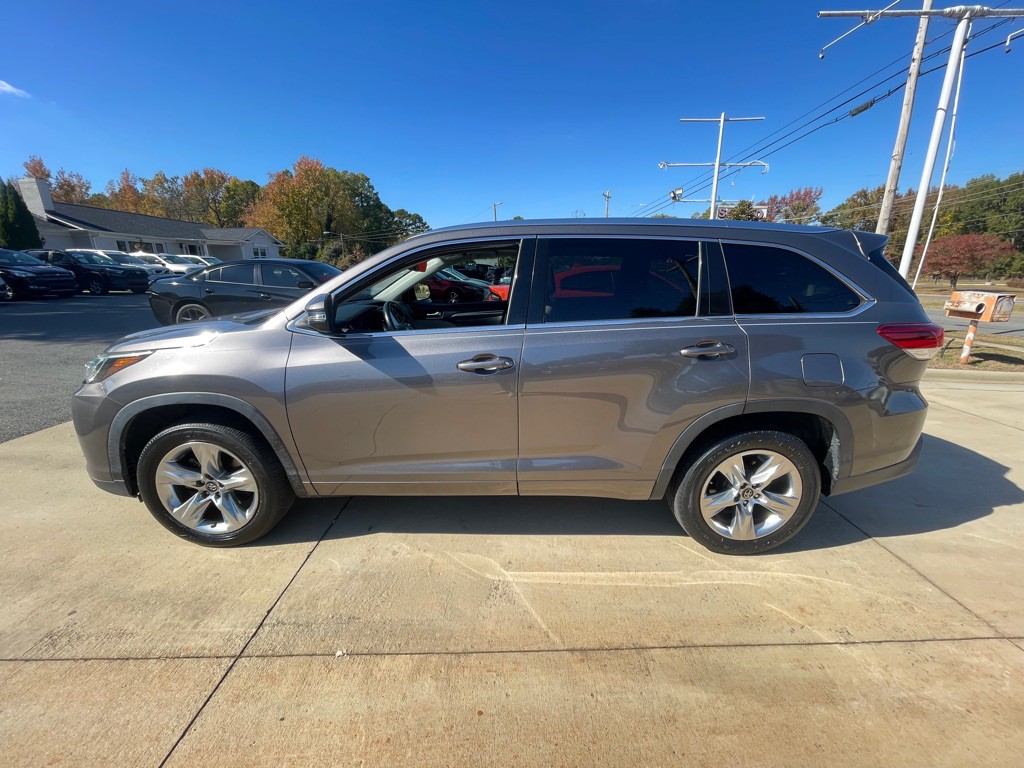 2018 Toyota Highlander Image 28
