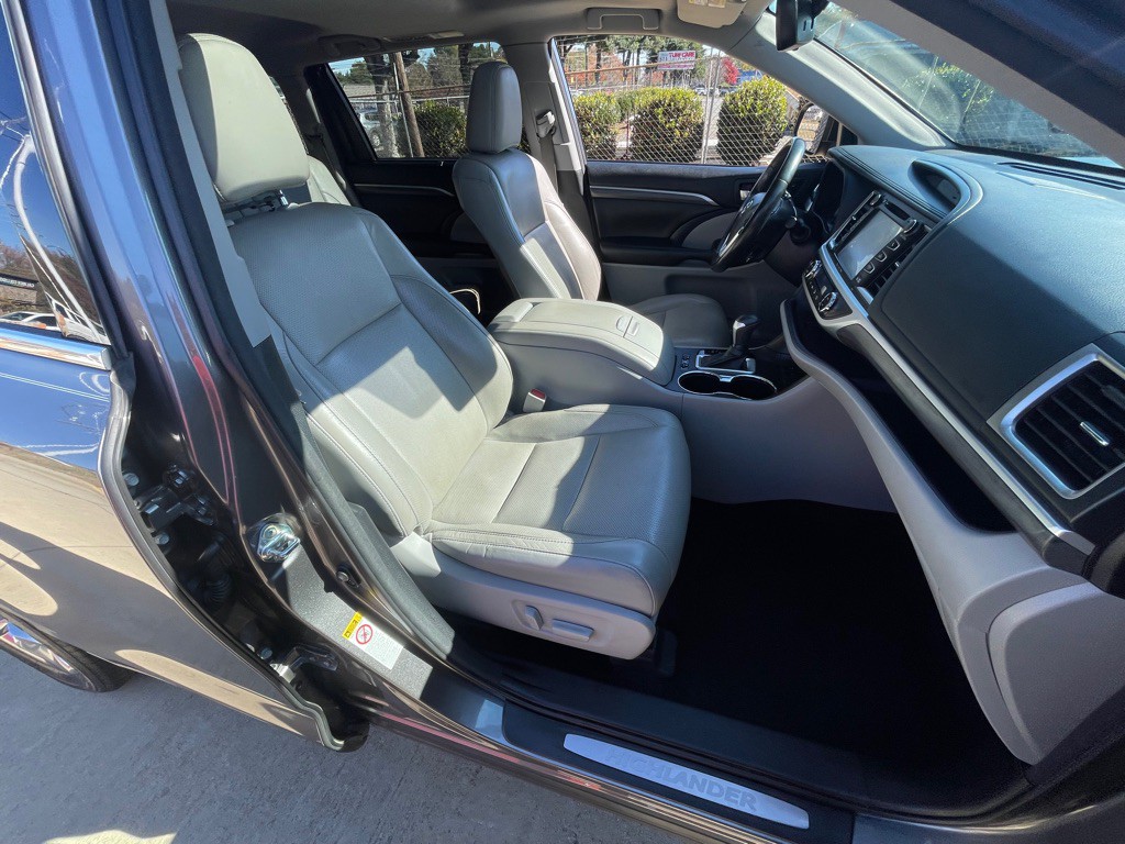 2018 Toyota Highlander Image 29