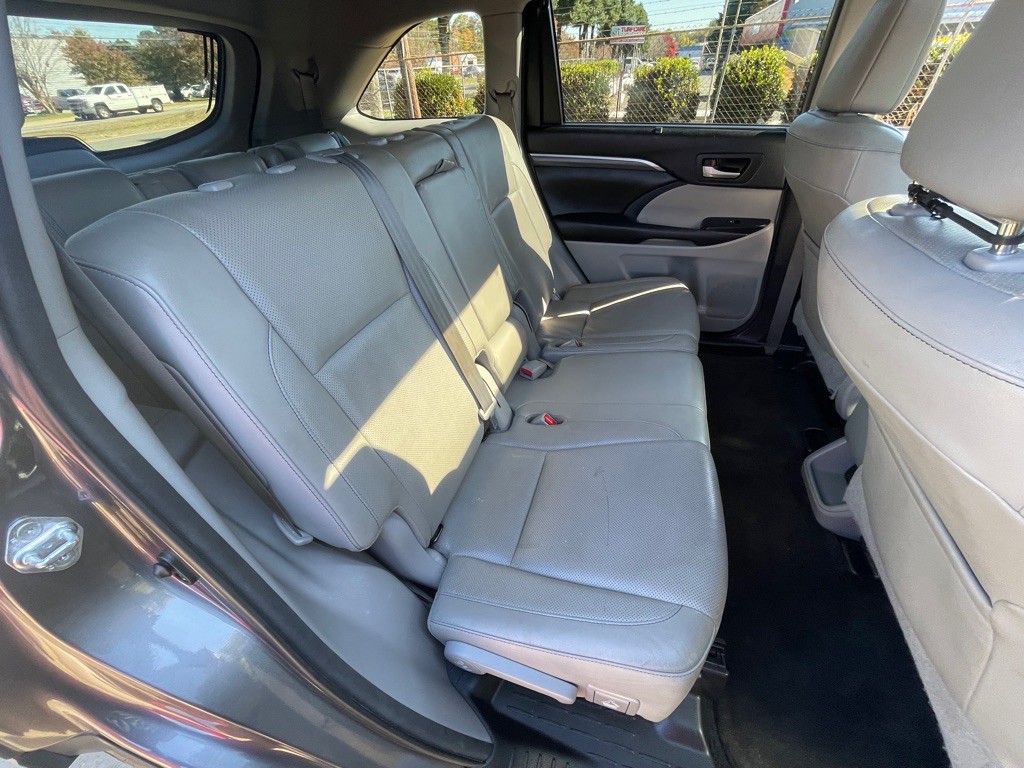2018 Toyota Highlander Image 30