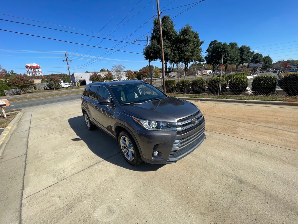 2018 Toyota Highlander Image 32