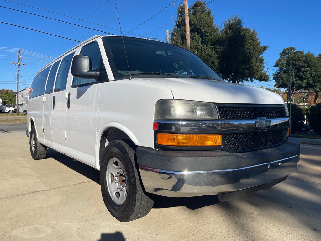 2014 Chevrolet Express Image 1