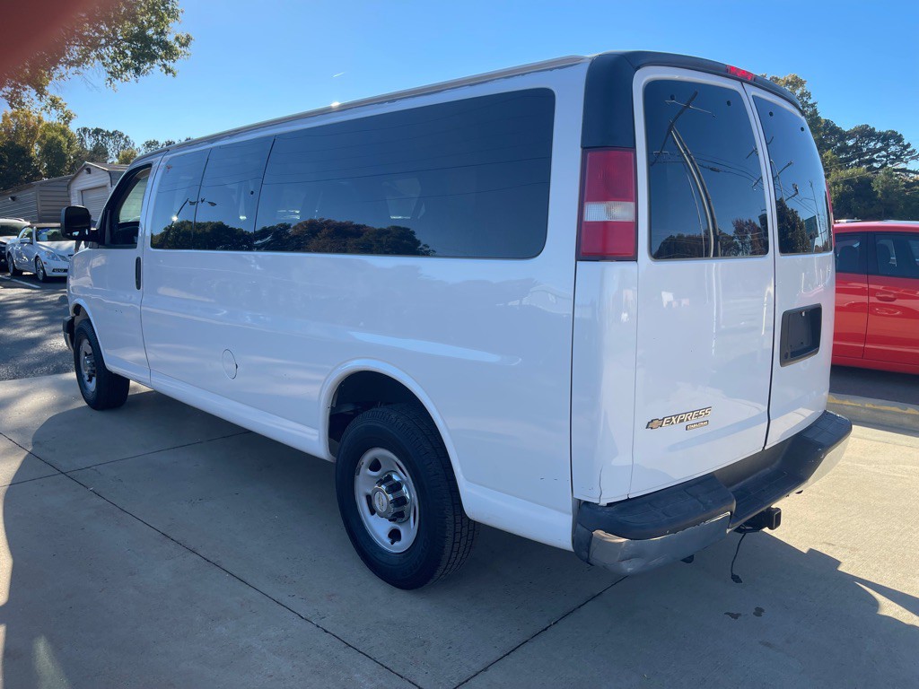 2014 Chevrolet Express Image 4