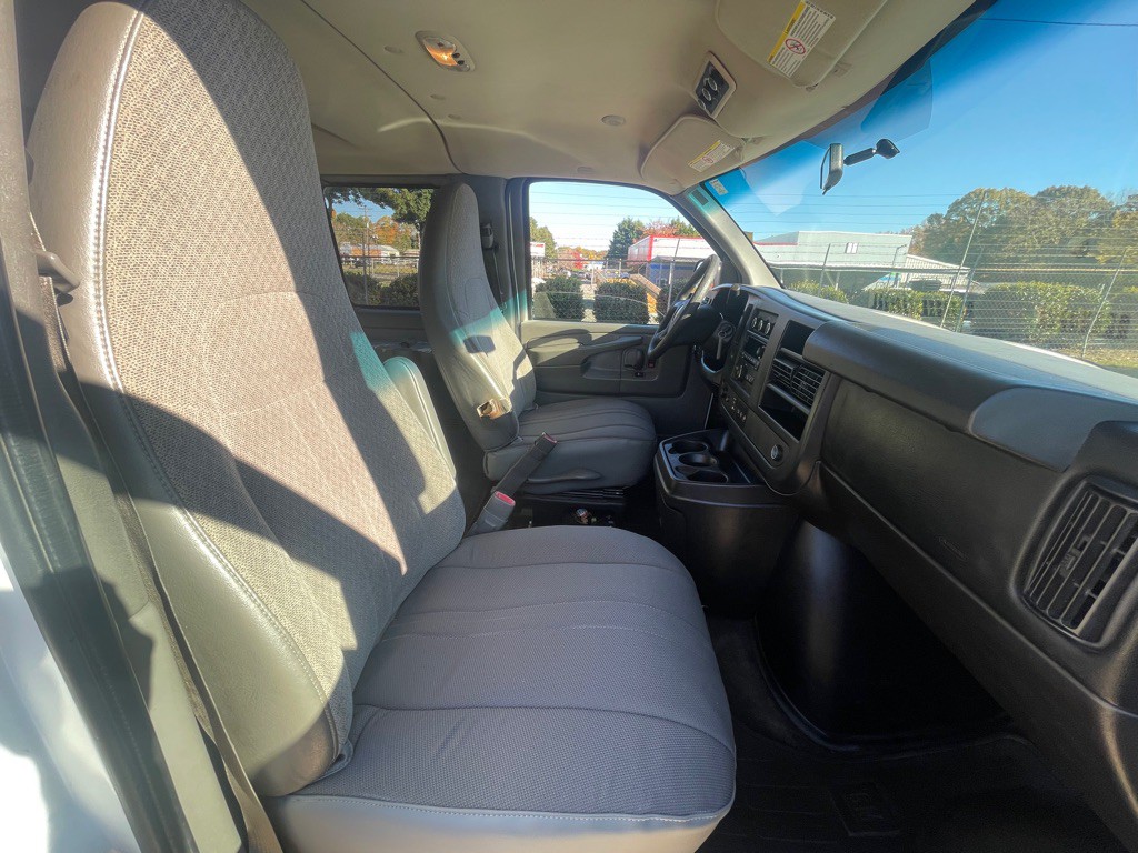 2014 Chevrolet Express Image 14