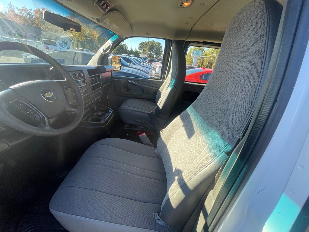 2014 Chevrolet Express Image 16