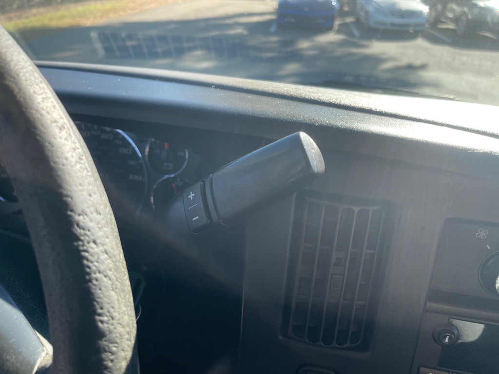 2014 Chevrolet Express Image 23