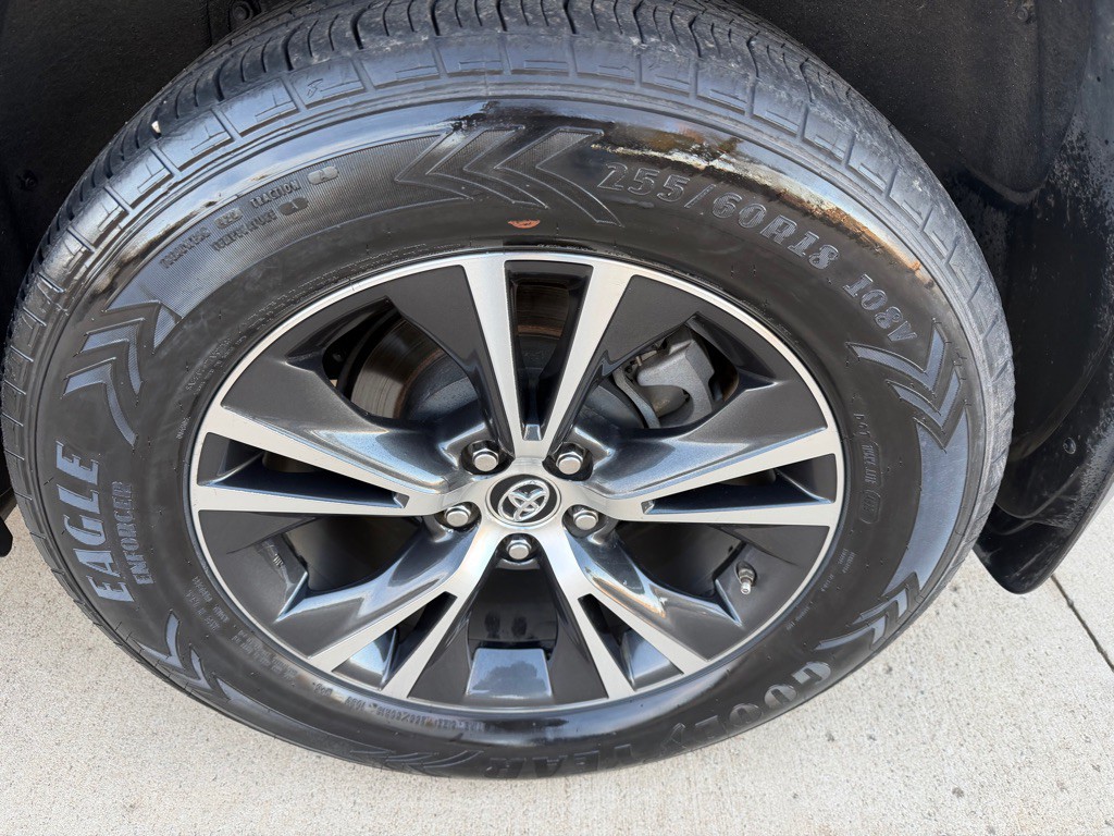 2016 Toyota Highlander Image 4