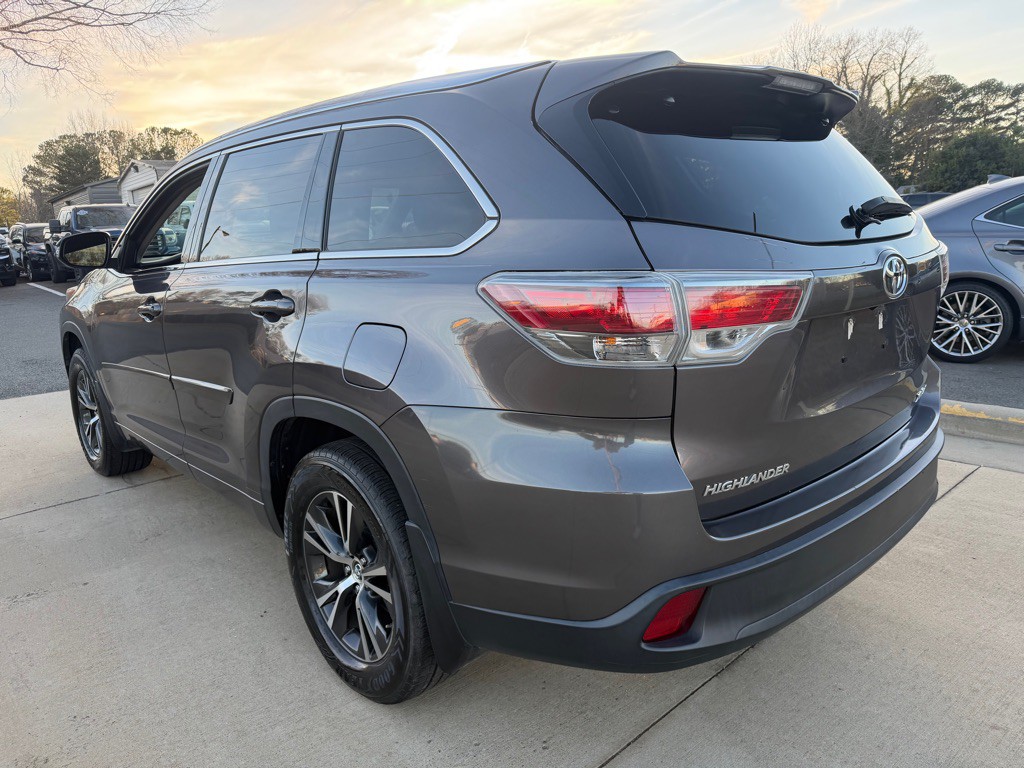 2016 Toyota Highlander Image 5